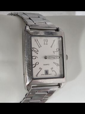 Men's Stainless Steel Silver Quartz Watch with White Dial